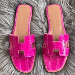 Hermes Oran Sandals In Rose Shiny Niloticus Crocodile JM813KD87