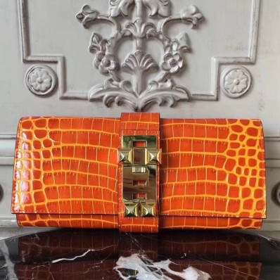 Hermes Medor Clutch Bag In Orange Crocodile Leather JM555WE81