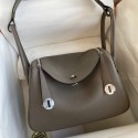 Hermes Lindy 26 Handmade Bag In Etain Clemence Leather JM750Av26