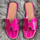 Hermes Oran Sandals In Rose Shiny Niloticus Crocodile JM813KD87