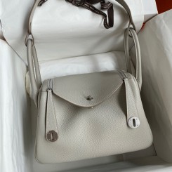 Hermes Lindy 26 Handmade Bag In Pearl Grey Clemence Leather JM1886Up15
