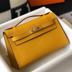 Replica Cheap Hermes Kelly Pochette Bag In Yellow Epsom Leather JM1837Vu82