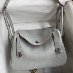 Replica Fashion Hermes Lindy 26 Handmade Bag In Blue Glacier Clemence Leather JM783Vw59