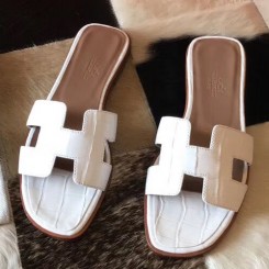 Replica Hermes Oran Sandals In White Shiny Niloticus Crocodile JM1159mQ18