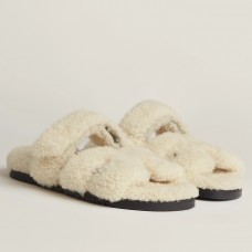 Imitation Hermes Women's Chypre Sandals In Off White Shearling JM2023if87